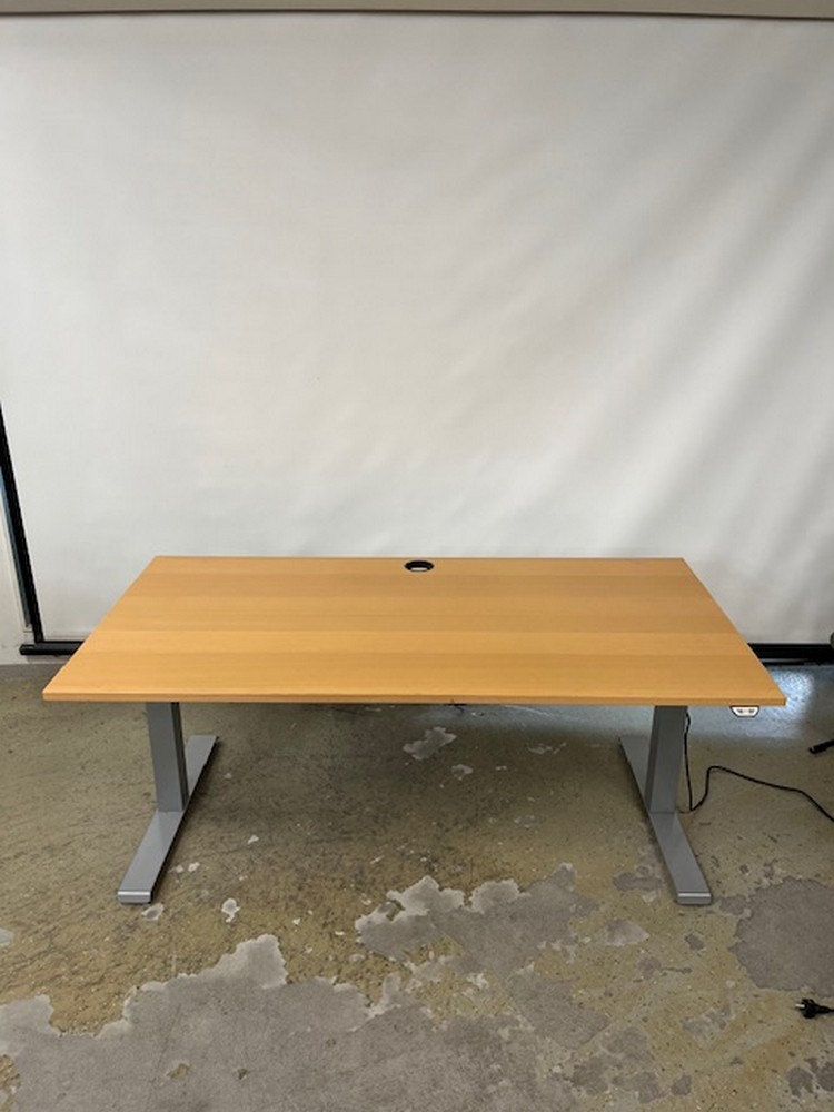 Sähköpöytä KINNARPS 160x80 cm, pyökki