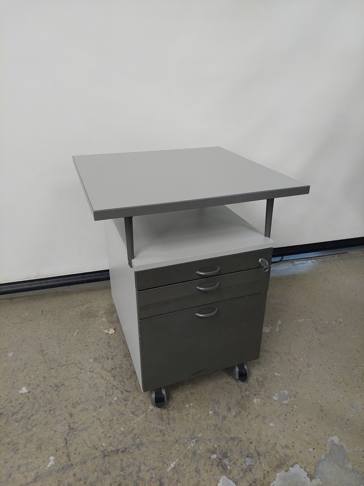 Isku Tendo taso-laatikosto pyörillä harmaa