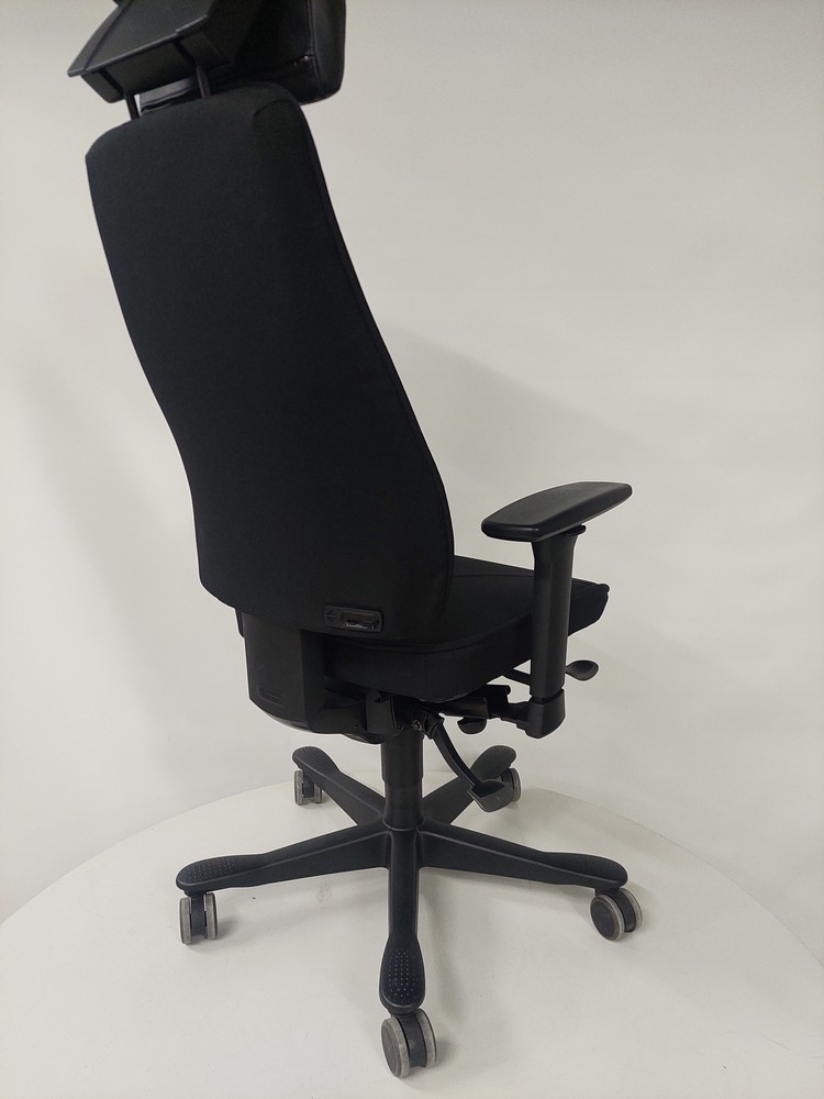 Kinnarps 6000/8000 työtuoli niskatuella musta UUD.VERHOILTU! - Image 3