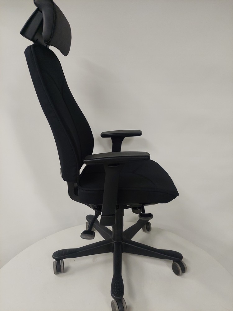 Kinnarps 6000/8000 työtuoli niskatuella musta UUD.VERHOILTU! - Image 2