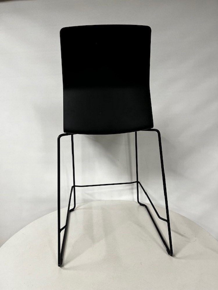 Kinnarps Leia baarituoli, musta/harmaa - Image 3