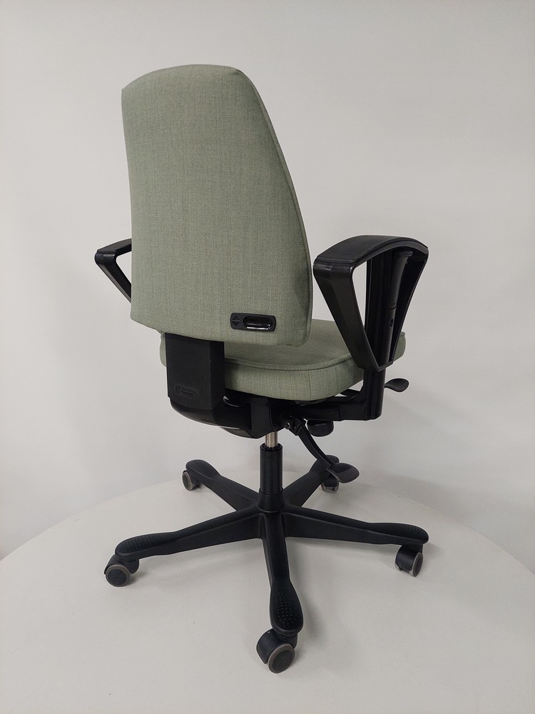 Kinnarps 6000/8000 työtuoli vihreä UUDELLEENVERHOILTU - Image 2