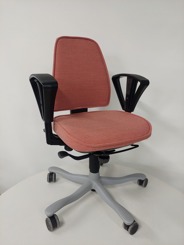 Käytetty työtuoli Kinnarps