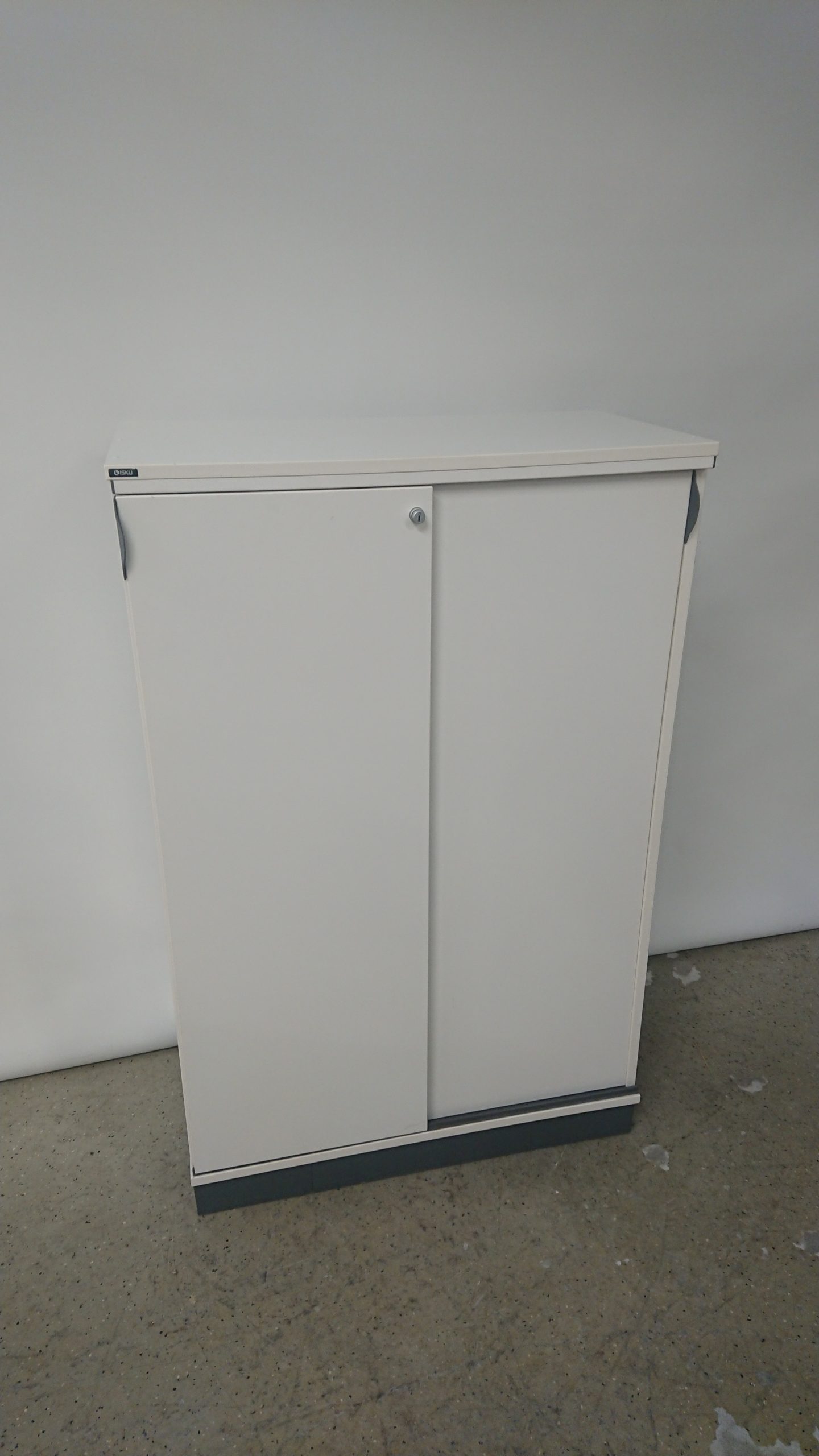 Isku Tendo liukuovikaappi 80×126, valkoinen