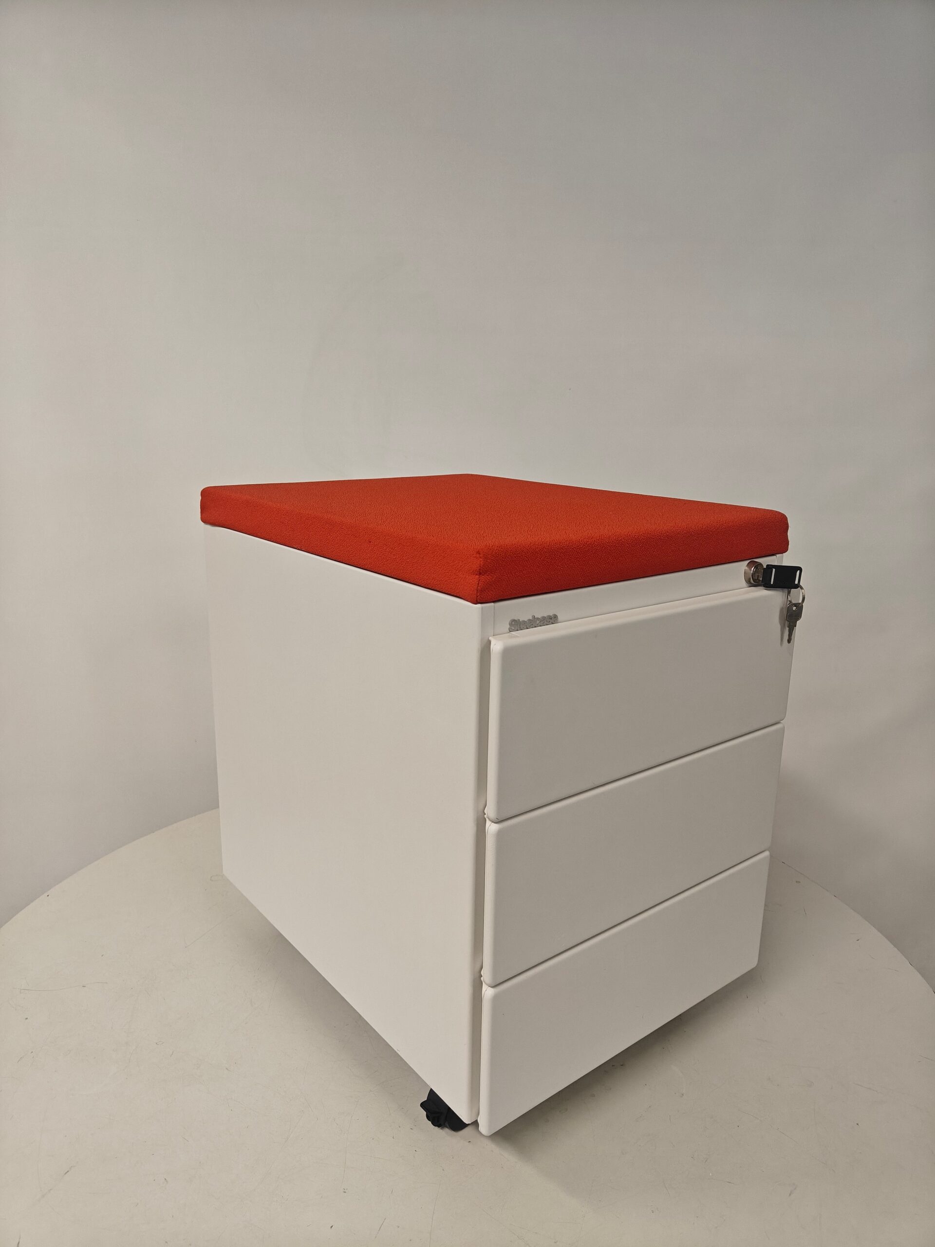 Steelcase laatikosto pyörillä, valkoinen
