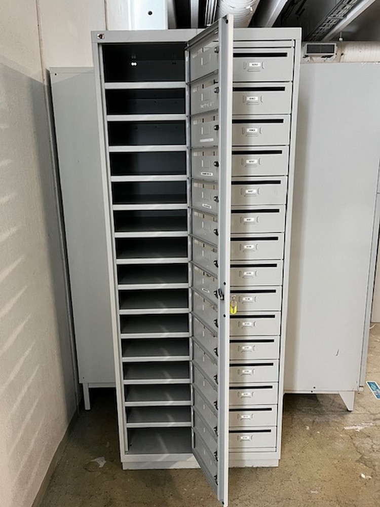 AJ Postilokerikko, 30 lokeroa. - Image 2