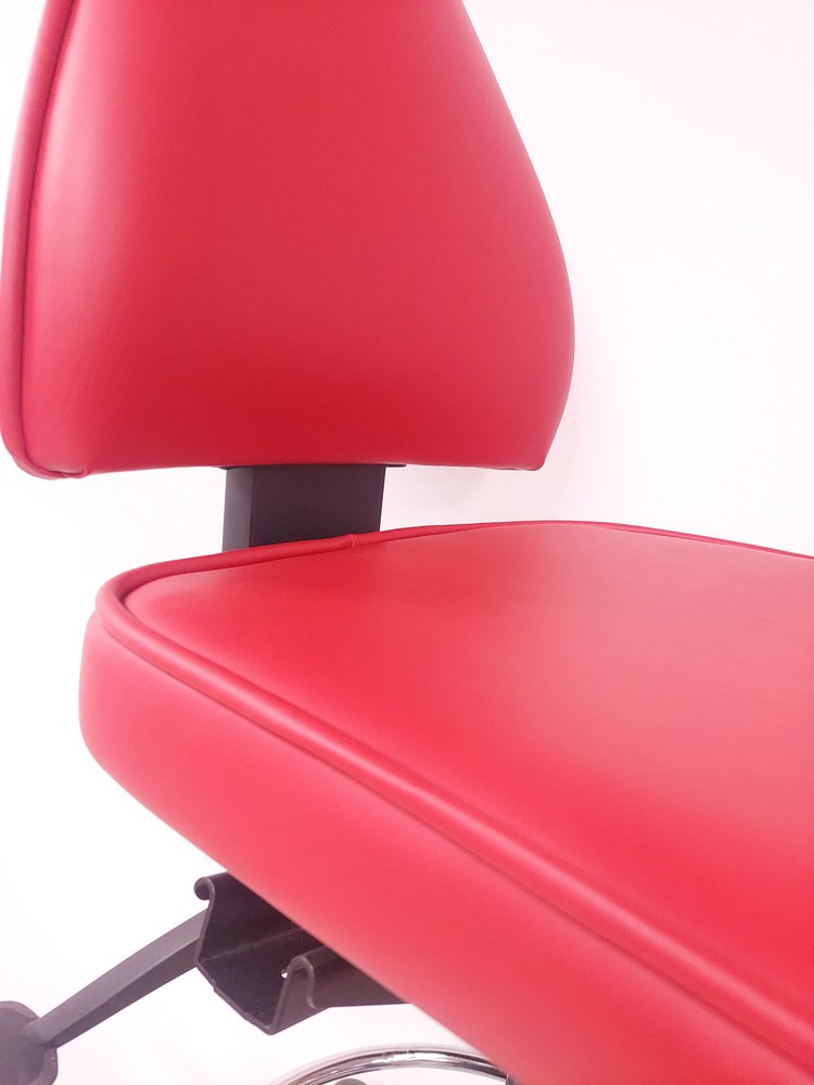 Korkea työtuoli-kassatuoli Kinnarps 6000 punainen UUD.VERHOILTU - Image 3