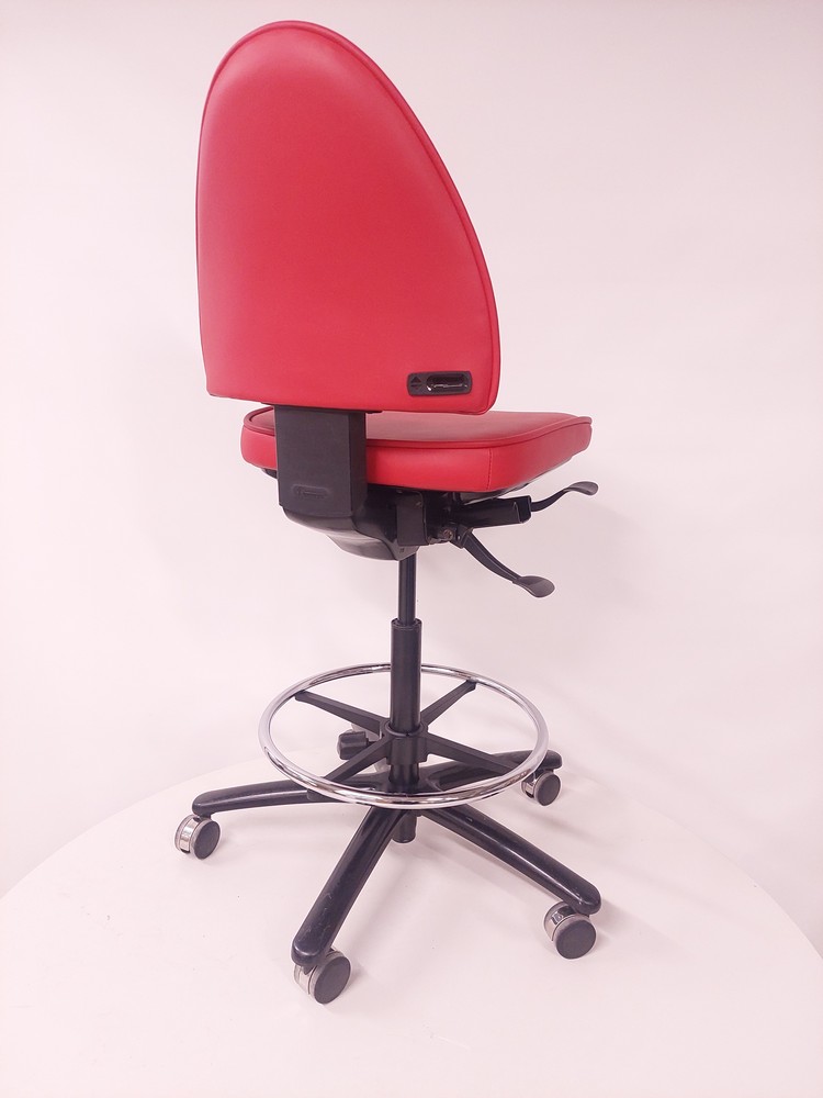 Korkea työtuoli-kassatuoli Kinnarps 6000 punainen UUD.VERHOILTU - Image 2