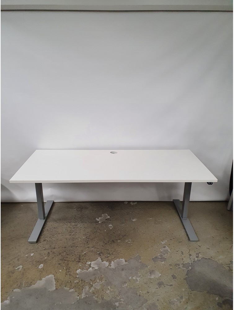 Käytetty sähköpöytä