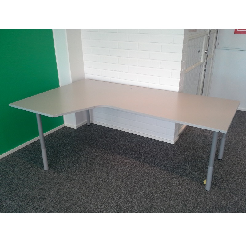 Martela työpöytä 120x200 harmaa